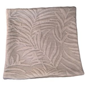 Quilt beautiful patter accent pillow covers with zipper set of 2